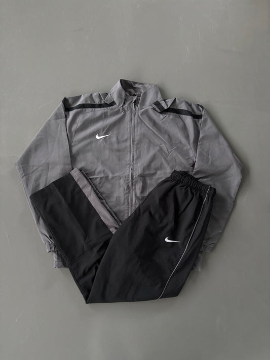 Nike Vintage Tracksuit XL DEADSTOCK