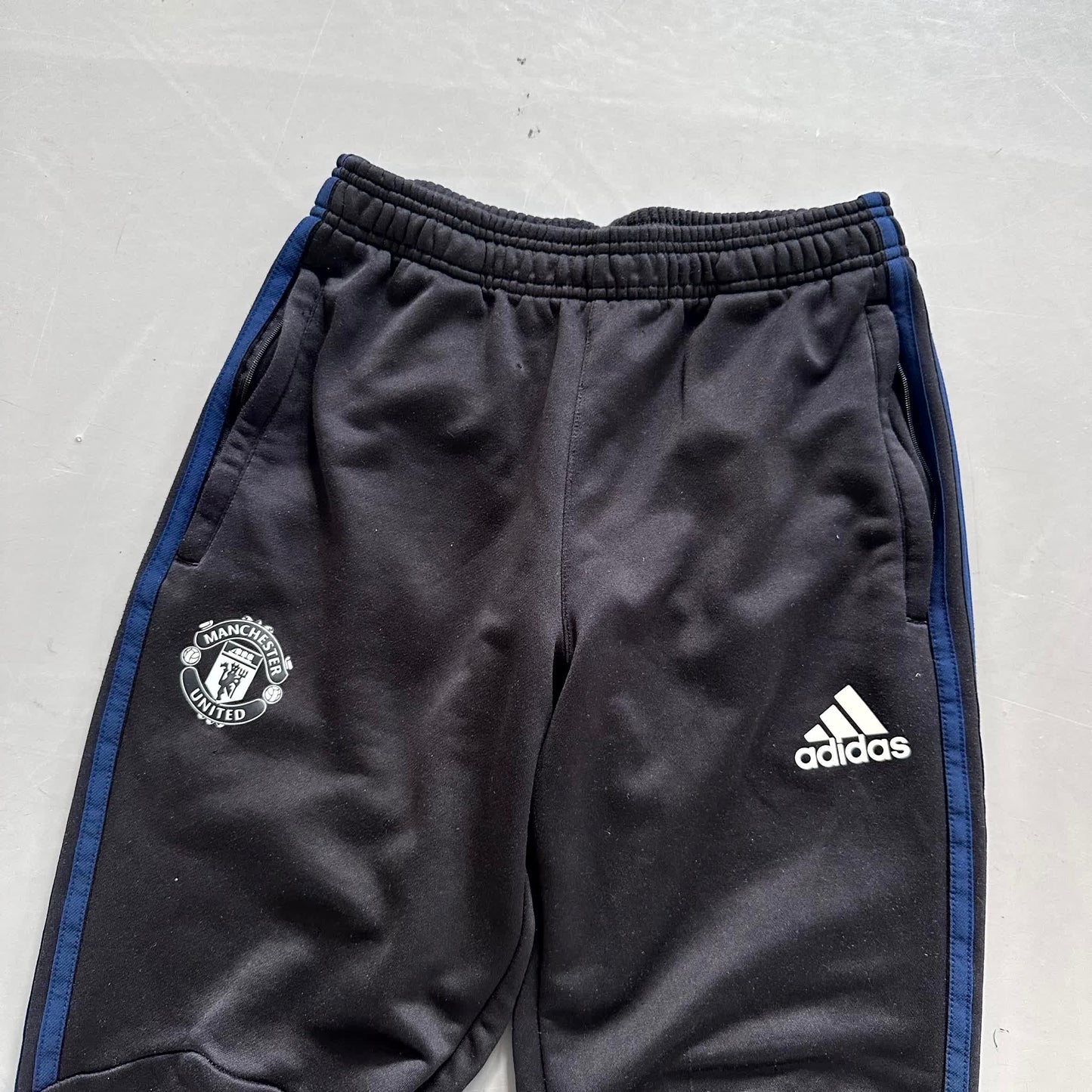 Adidas x Manchester United Vintage Tracksuit 2016/17 | S SKU?