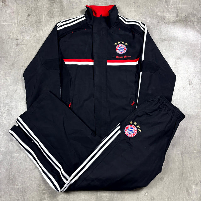 FC Bayern Munich Tracksuit M