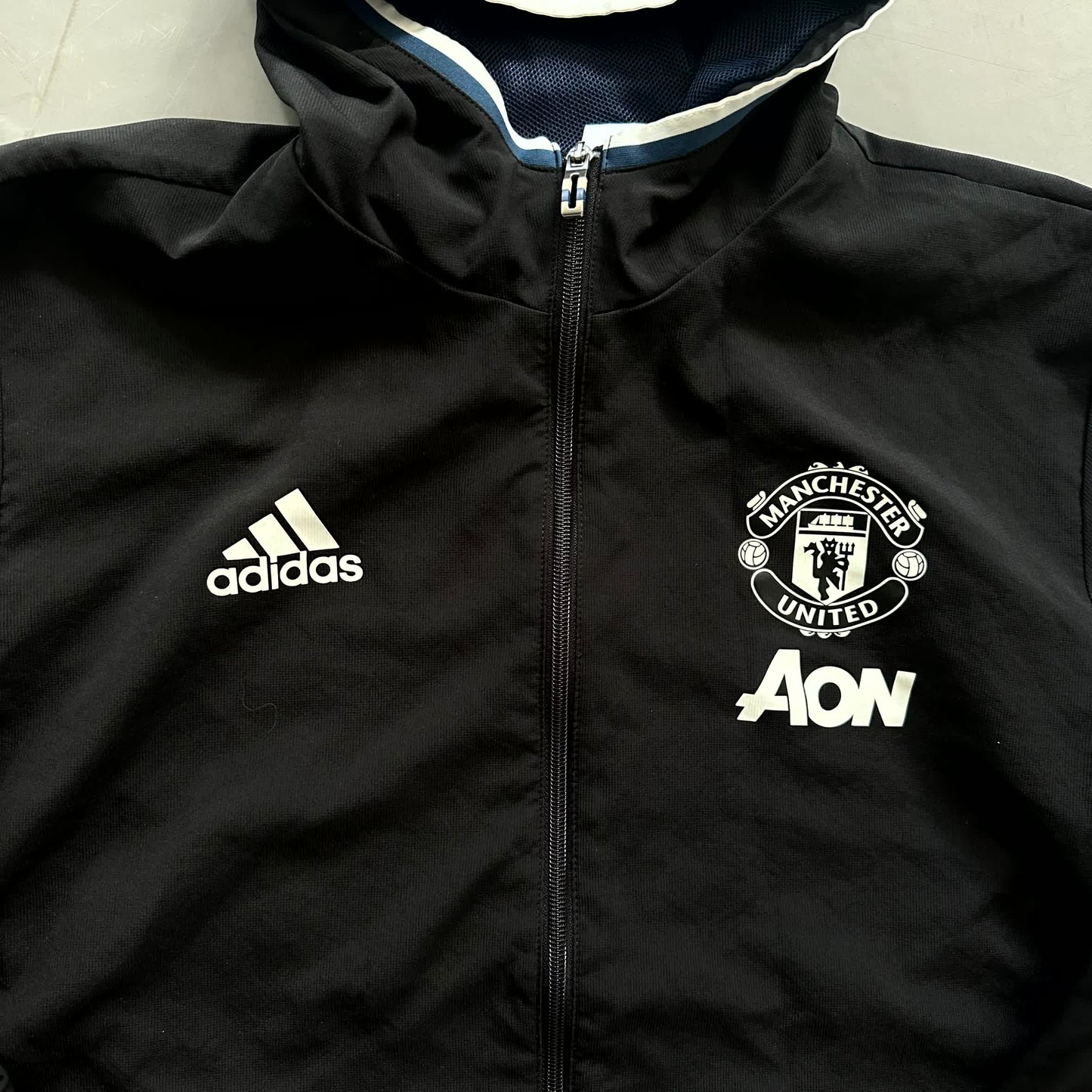 Adidas x Manchester United Vintage Tracksuit 2017/18 | L