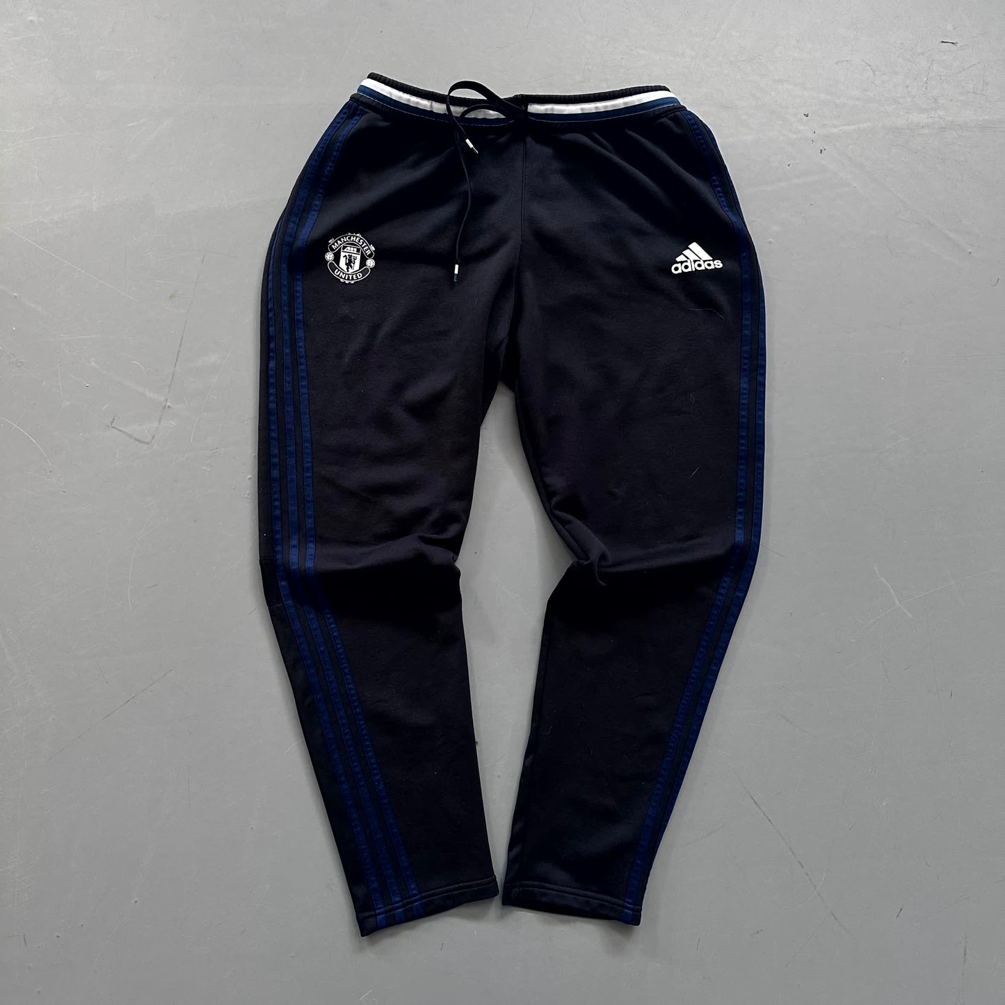 Adidas x Manchester United Vintage Tracksuit 2017/18 | L