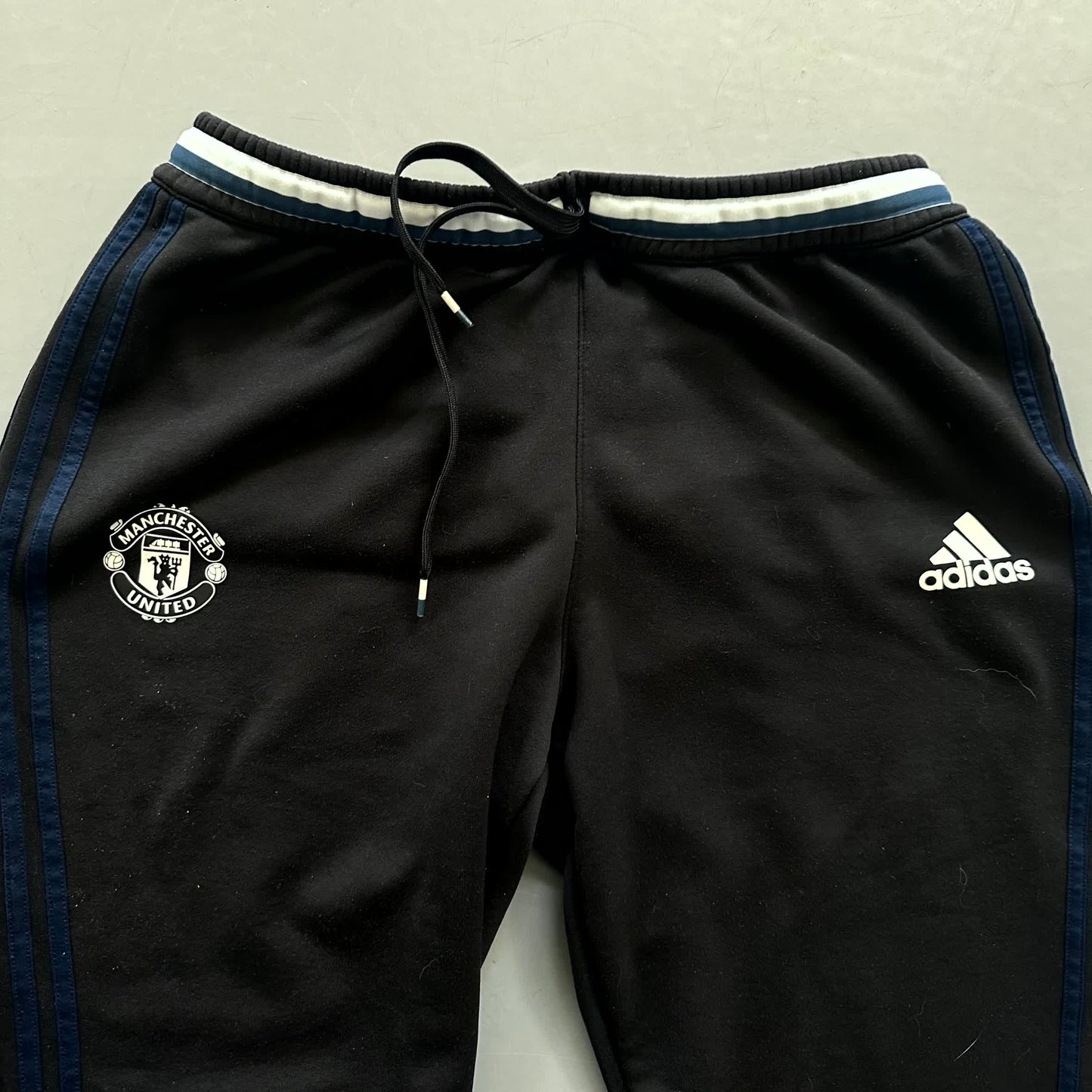 Adidas x Manchester United Vintage Tracksuit 2017/18 | L