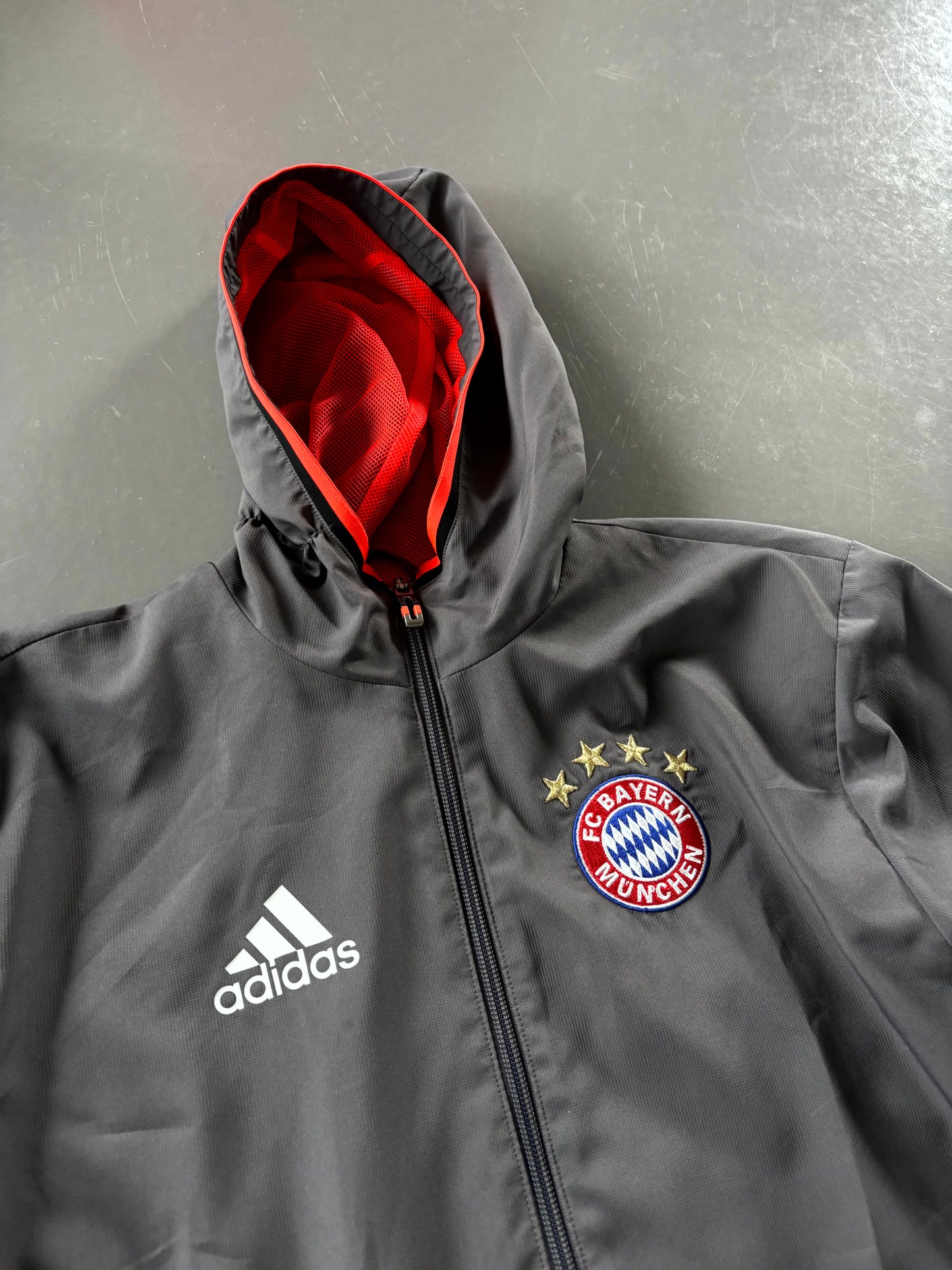 Bayern München Tracksuit XS