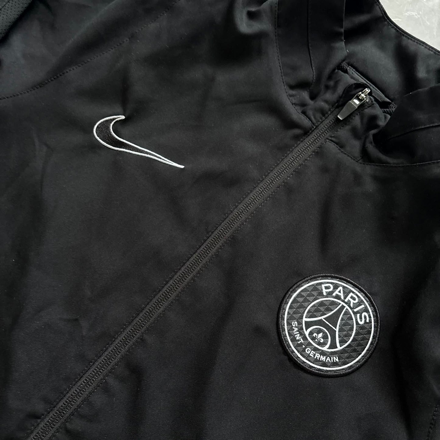 Nike x PSG Vintage Tracksuit 2018/19 | S