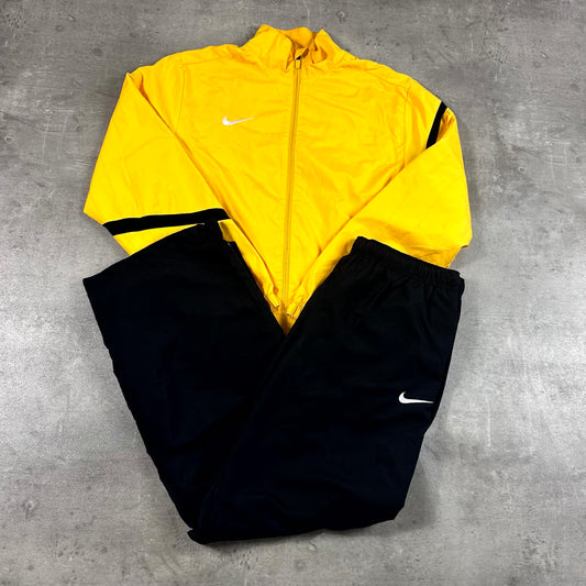 Nike Tracksuit M