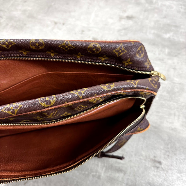 Louis Vuitton Messenger Bag