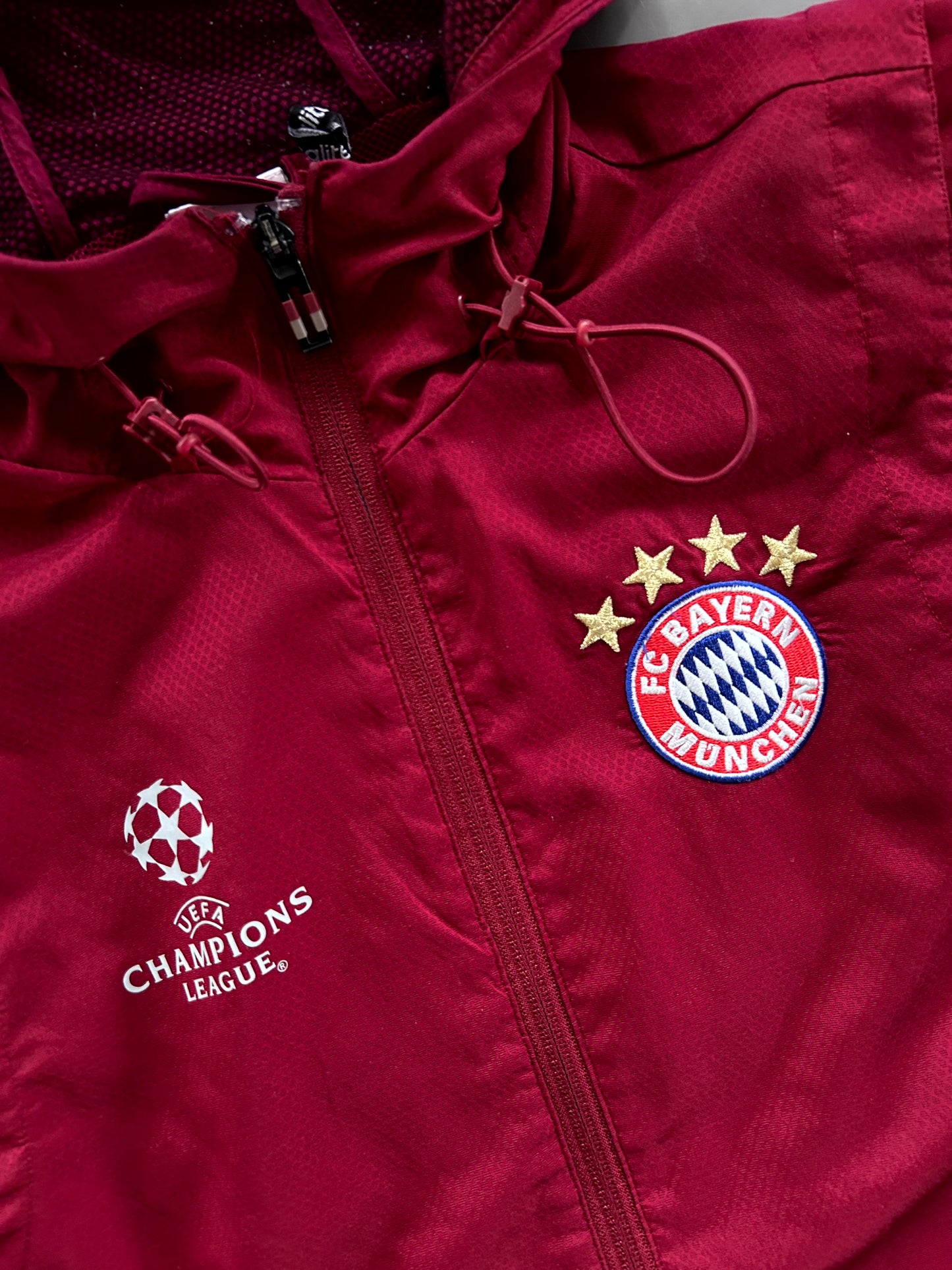 FC Bayern Munich CL Tracksuit XS